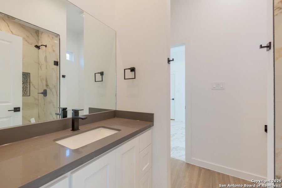 Furnished interior view inside a new home in , Laredo (Image 9).