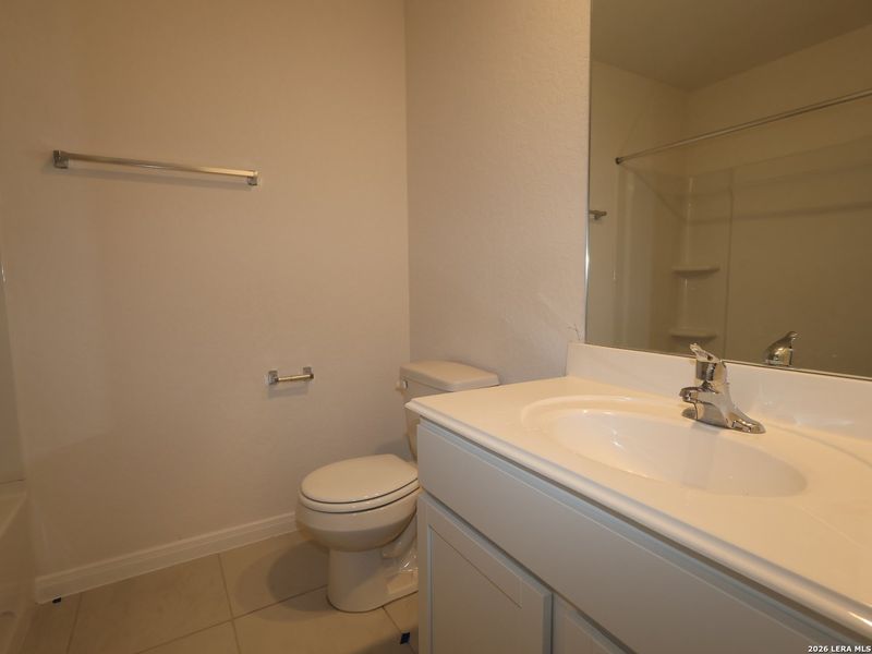 Close-up of interior finishes inside a home in Agave, San Antonio (Image 11).