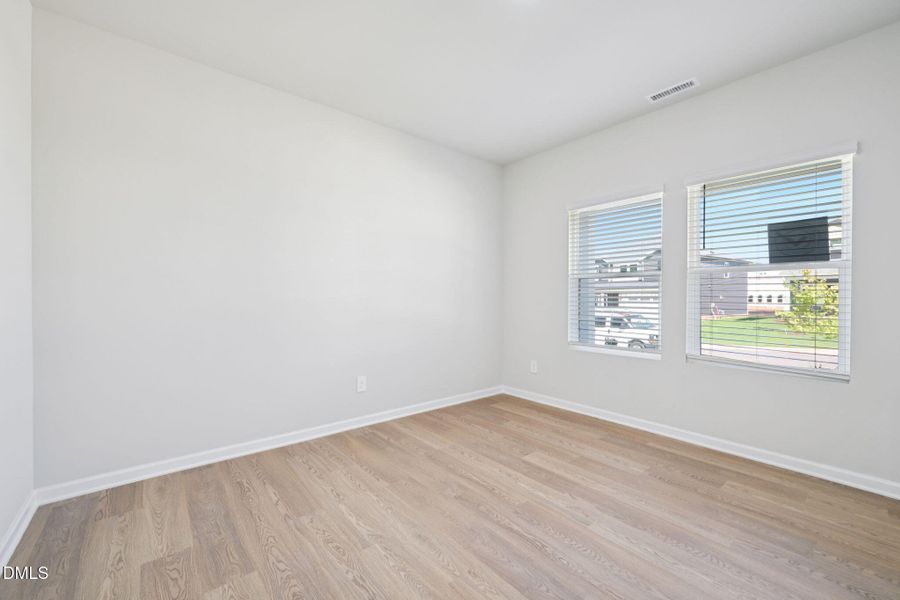 18-web-or-mls-Raleigh - Oak Manor - 713