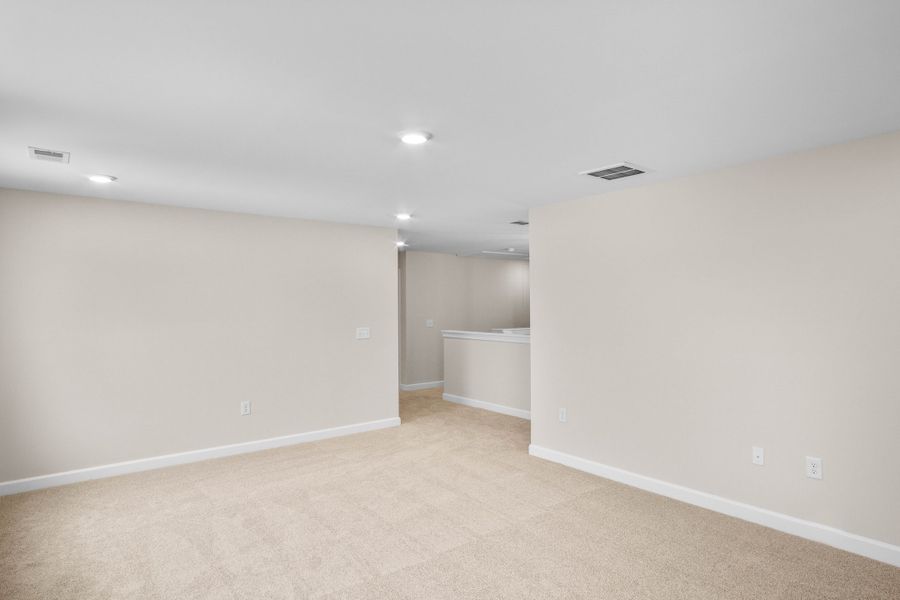 Spacious, unfurnished interior of a new home in Waterbridge, Myrtle Beach (Image 22).