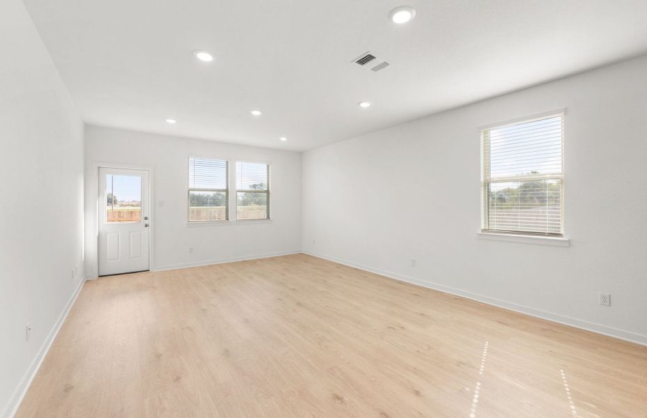 Spacious, unfurnished interior of a new home in Lagos, Manor (Image 27). Spacious, unfurnished interior of a new home in Lagos, Manor (Image 27).