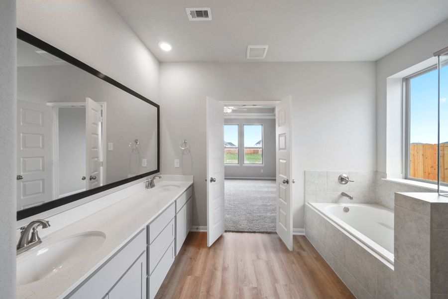 210 Valley Ranch Trail - Grant - Primary Bathroom