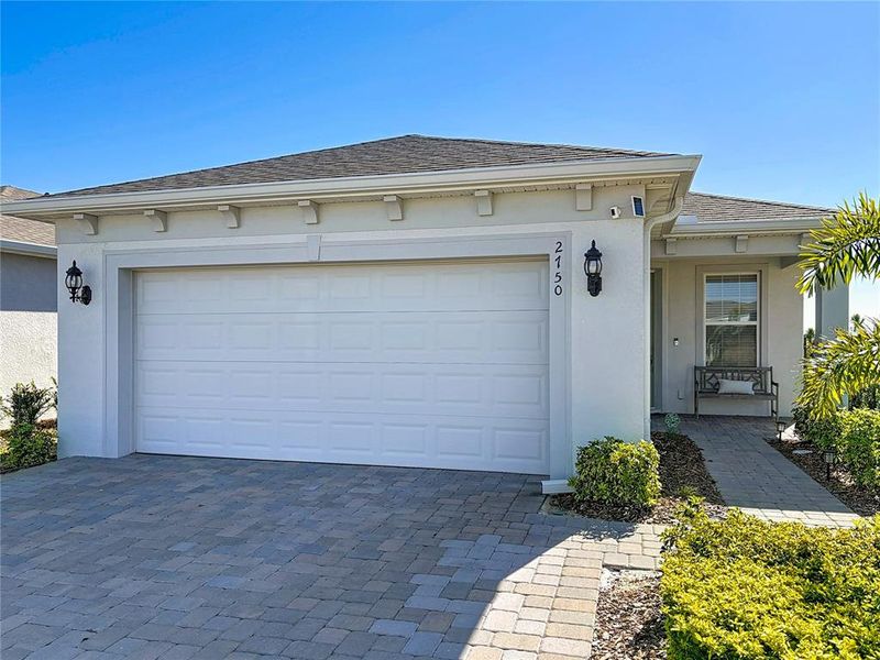 Exterior details and patio area of a home in , Minneola (Image 4).