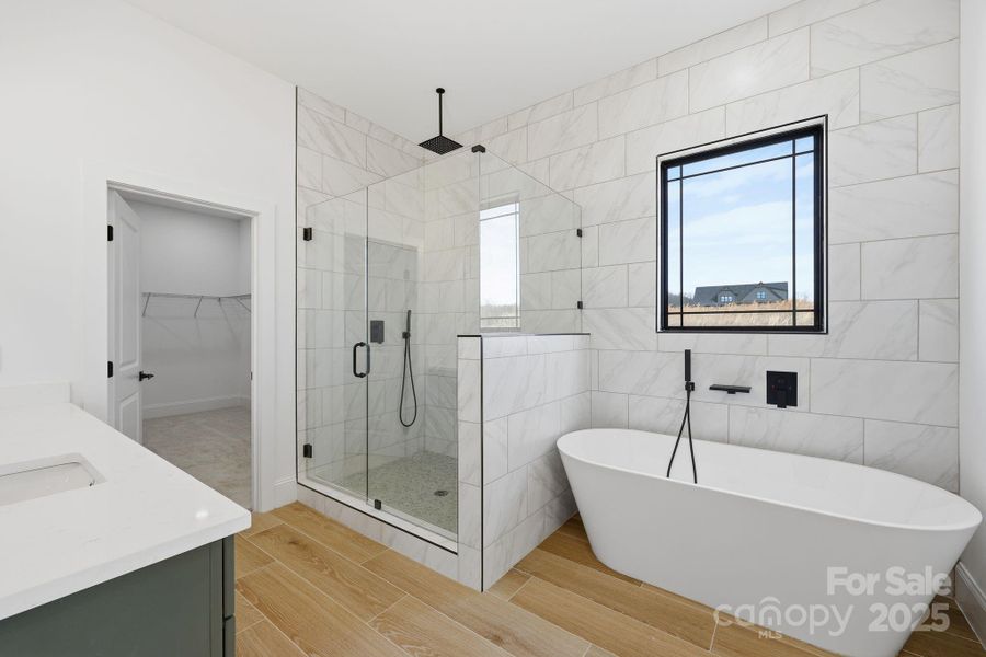 Primary En-Suite Bathroom Primary En-Suite Bathroom