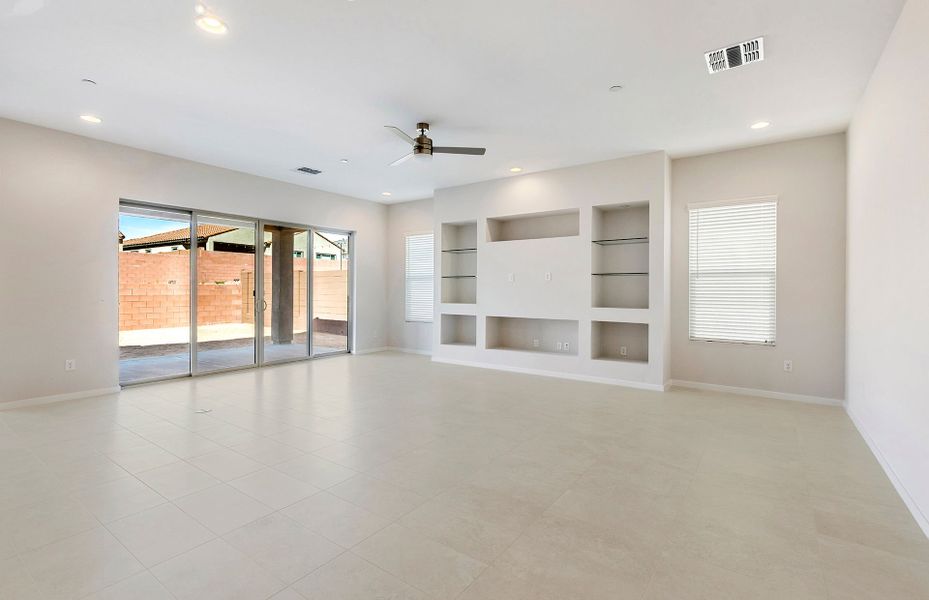 Spacious, unfurnished interior of a new home in Vistoso Canyon Estates, Oro Valley (Image 25).