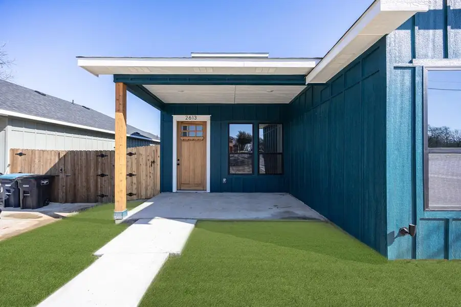 Exterior details and patio area of a home in , Fort Worth (Image 20).