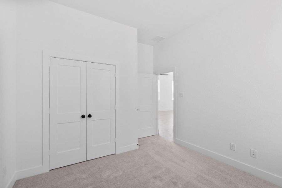 Spacious, unfurnished interior of a new home in Evergreen 40s, Conroe (Image 20). Spacious, unfurnished interior of a new home in Evergreen 40s, Conroe (Image 20).