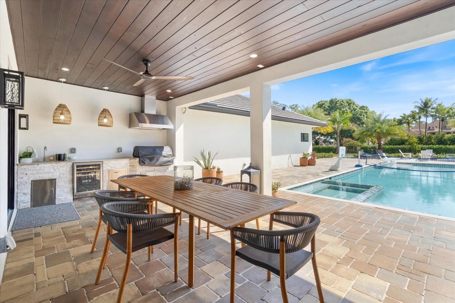 BBQ Outdoor Kitchen