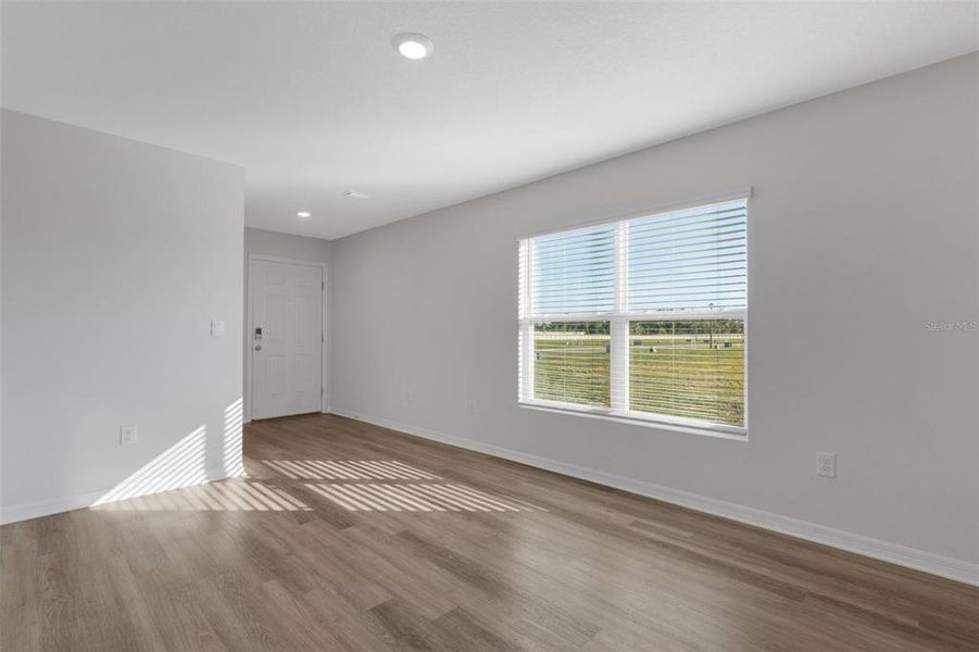 Spacious, unfurnished interior of a new home in Silverstone North, Palmetto (Image 25). Spacious, unfurnished interior of a new home in Silverstone North, Palmetto (Image 25).