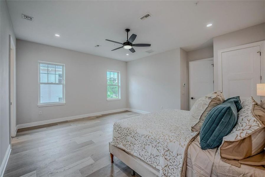 Furnished interior view inside a new home in , Ocala (Image 16).