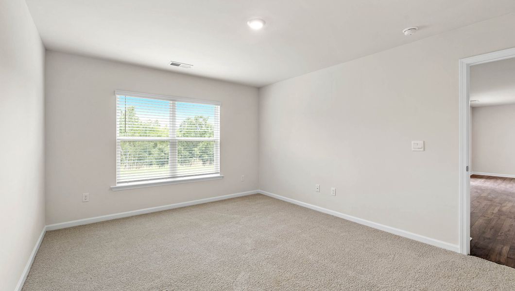 Spacious, unfurnished interior of a new home in Treemont Commons, Wellford (Image 22).