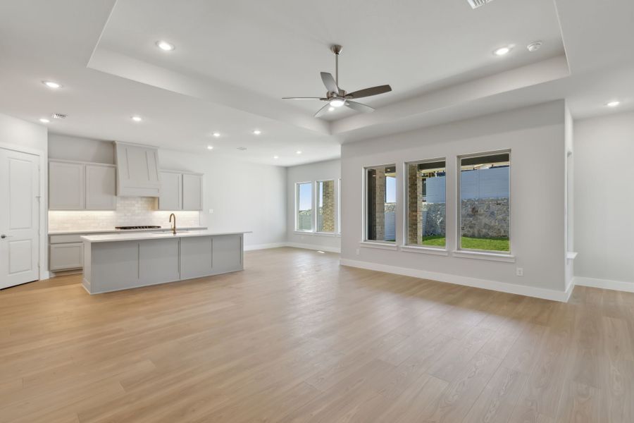 Spacious, unfurnished interior of a new home in Painted Tree Lakeside, McKinney (Image 19).