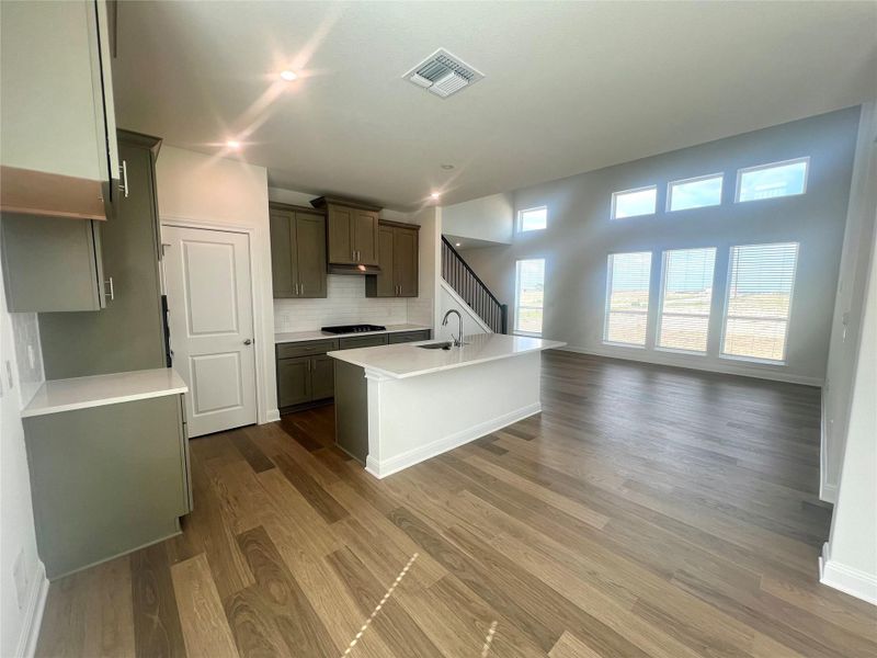 Furnished interior view inside a new home in Porter Country, Buda (Image 4).