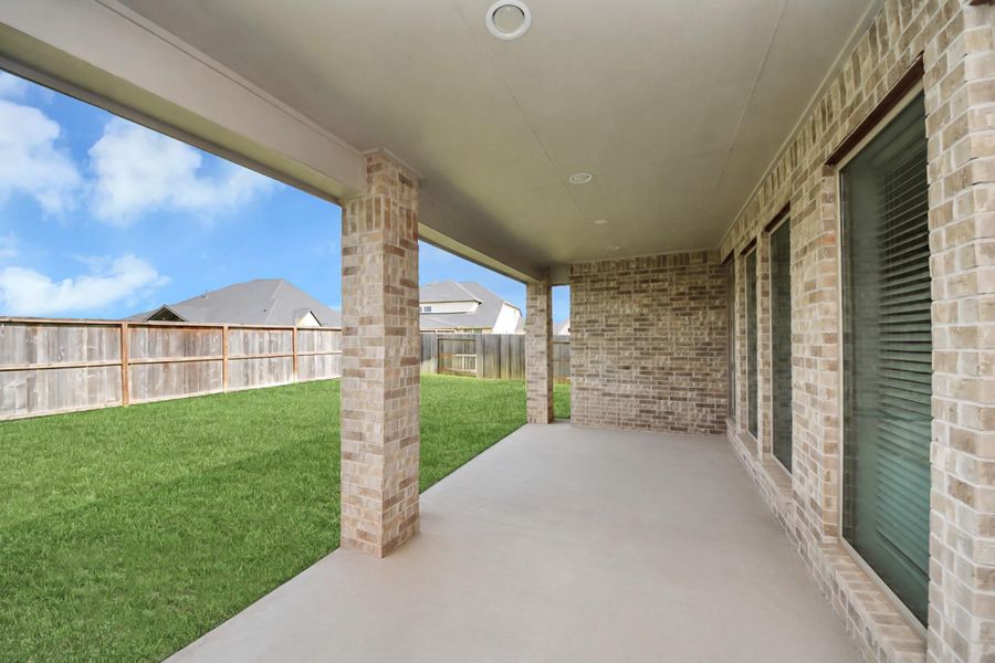 Private outdoor space ideal for entertaining.