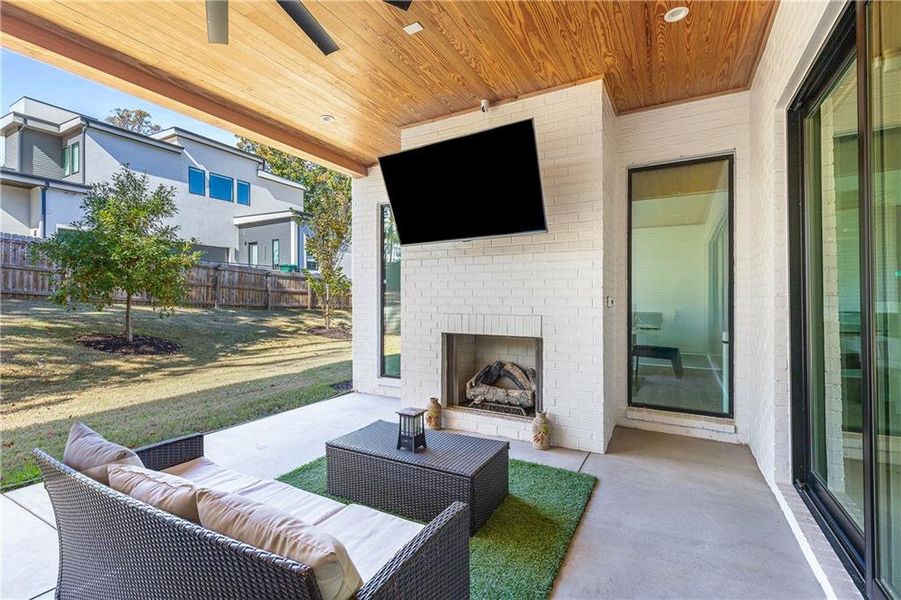 Exterior details and patio area of a home in , Brookhaven (Image 4).