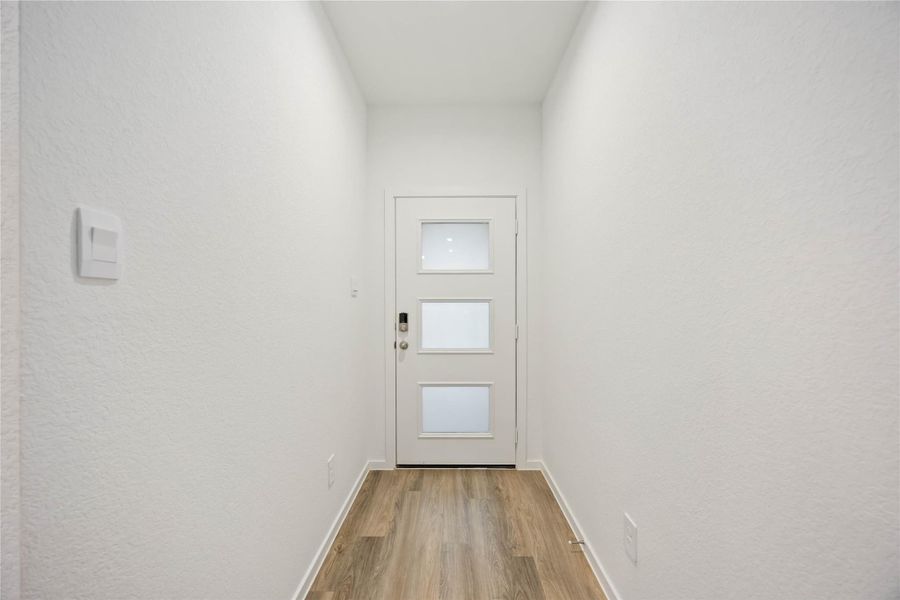Spacious, unfurnished interior of a new home in Alaia Crossing, Houston (Image 34).