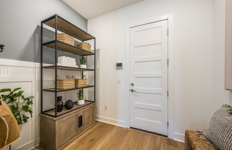 Representative furnished interior of a home built from the Roseland by Pulte Homes in Spencer Glen, Riverview (Image 17).