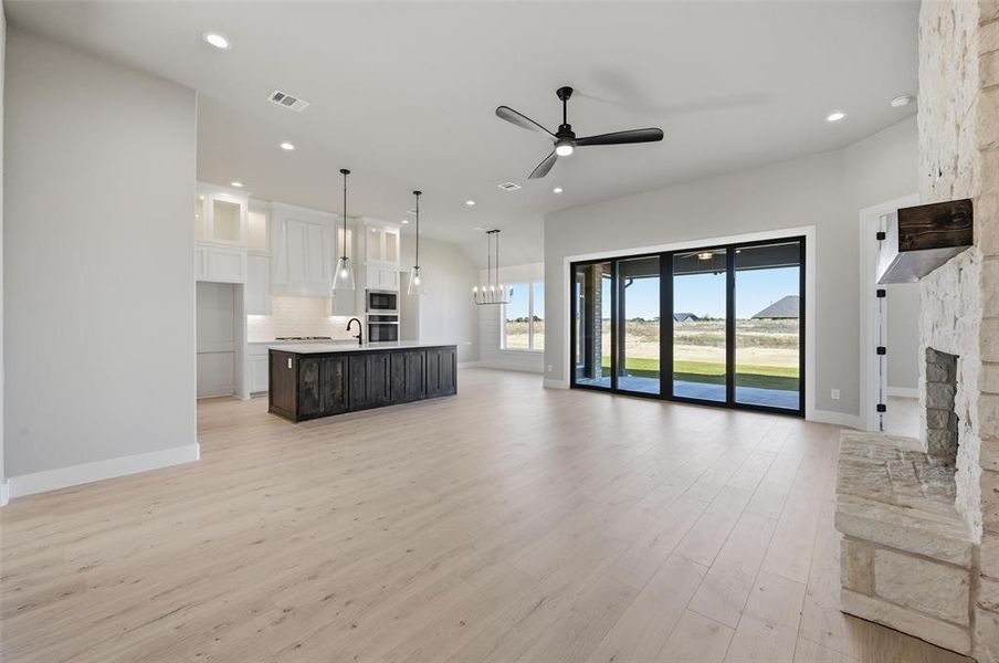 Spacious, unfurnished interior of a new home in Rocky Top Ranch, Reno (Image 33). Spacious, unfurnished interior of a new home in Rocky Top Ranch, Reno (Image 33).
