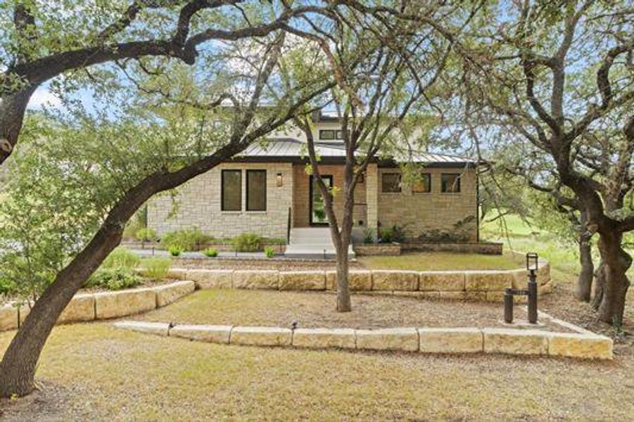 Exterior details and patio area of a home in , Horseshoe Bay (Image 16).