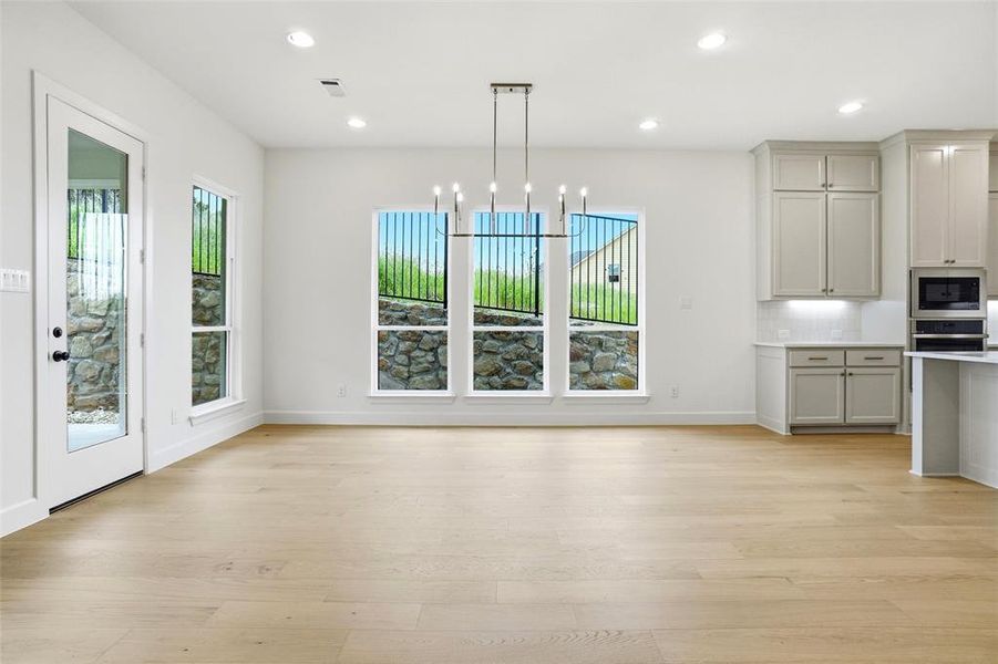 Spacious, unfurnished interior of a new home in , Aledo (Image 15).