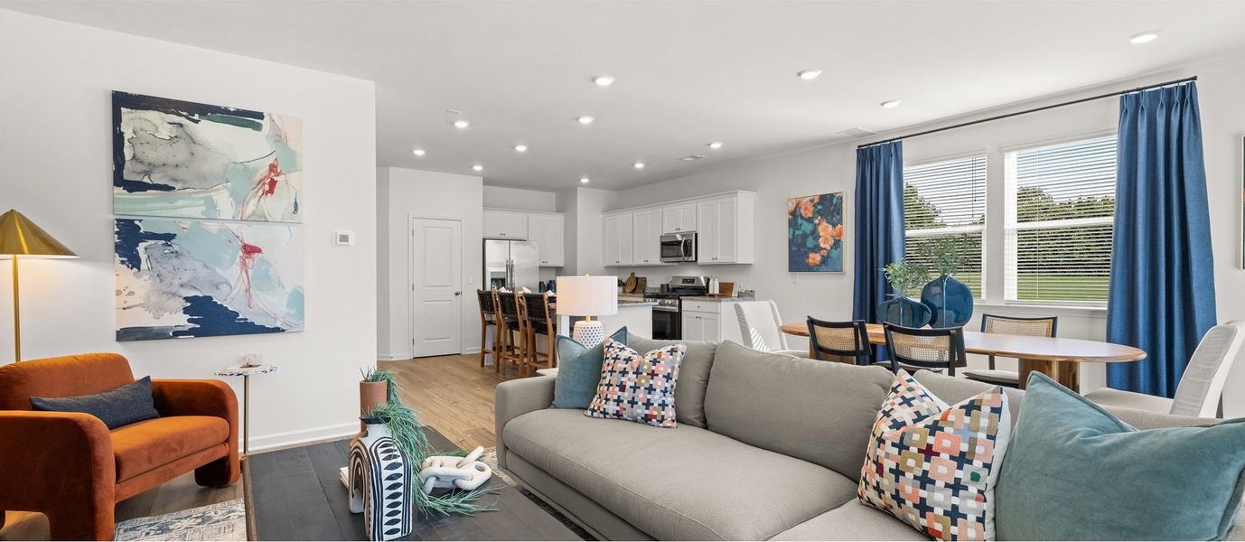 4257 Hawkins Family 3of3 F1 Base2 hero 081325