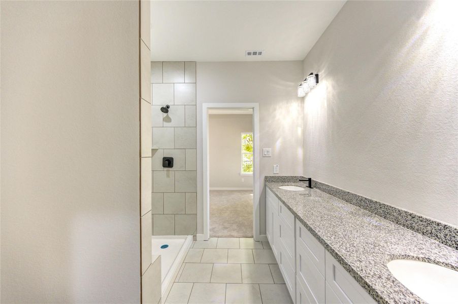 Furnished interior view inside a new home in , Navasota (Image 6).