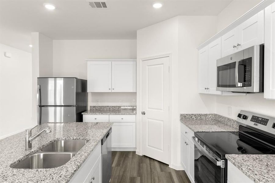 08. 813 Lexington - Kitchen (3) 08. 813 Lexington - Kitchen (3)