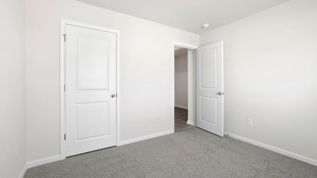 Spacious, unfurnished interior of a new home in Cascade Point, Seneca (Image 19).