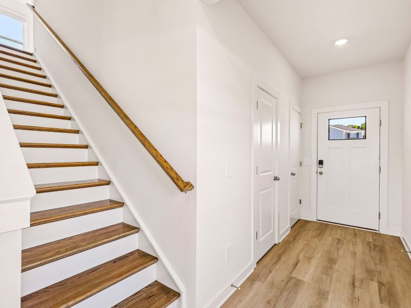 Spacious, unfurnished interior of a new home in Avery Farms - Ridge Series, Murfreesboro (Image 8).