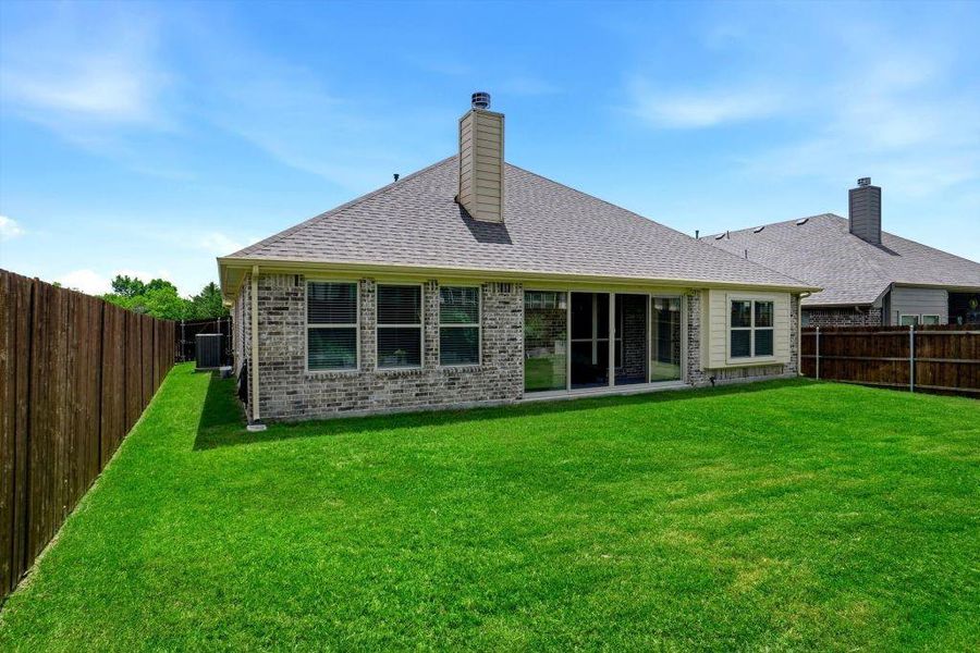 Exterior details and patio area of a home in Star Ranch, Godley (Image 21).