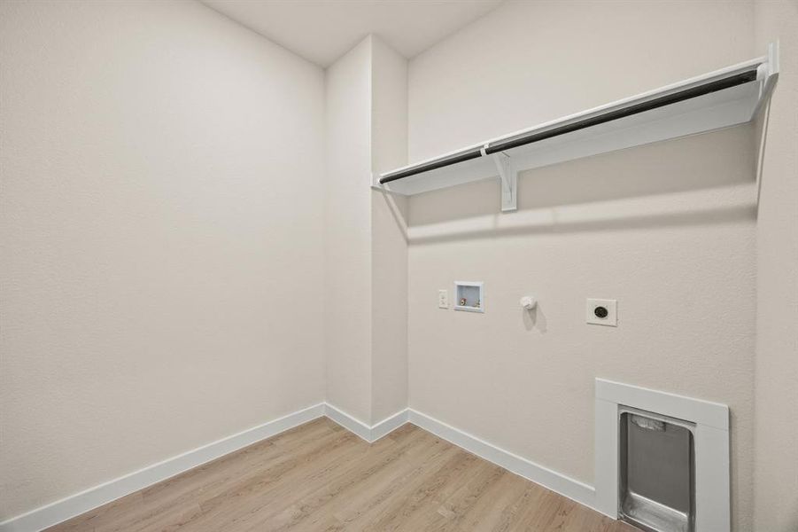 Spacious, unfurnished interior of a new home in MiraVerde, Crowley (Image 15).