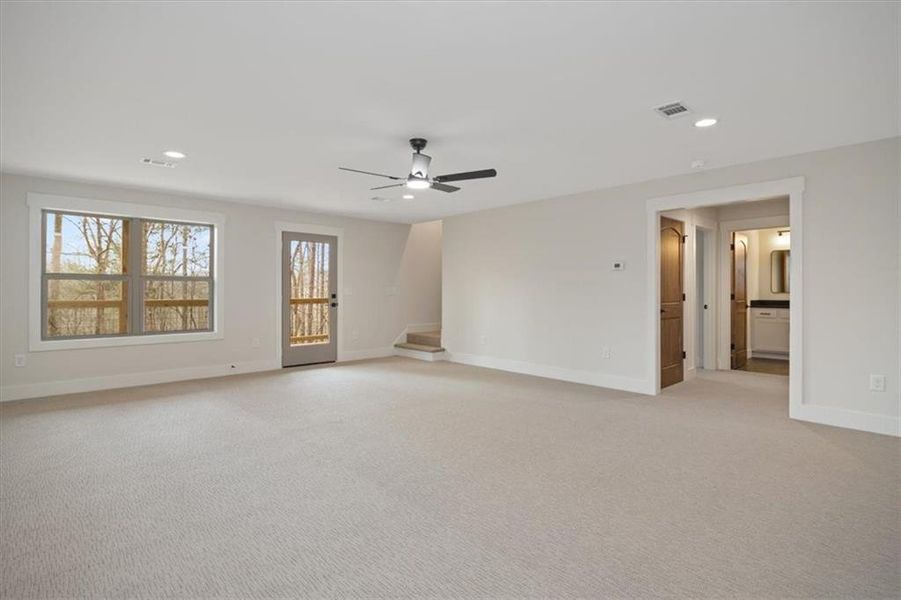 Spacious, unfurnished interior of a new home in , Ellijay (Image 31).