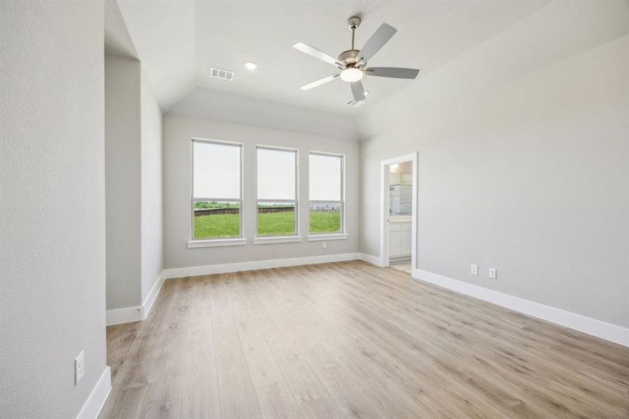 Spacious, unfurnished interior of a new home in Ellis Ranch Estates, Waxahachie (Image 24).