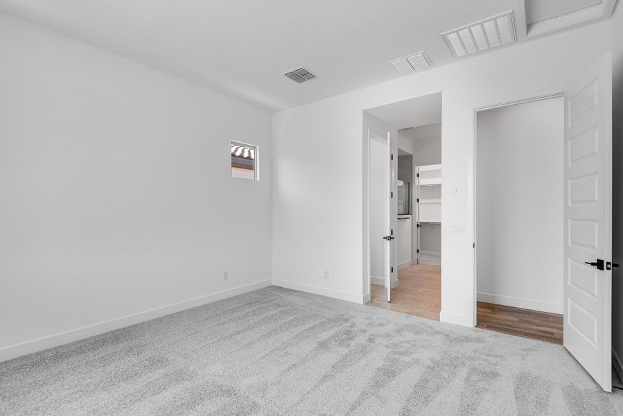 Spacious, unfurnished interior of a new home in Estrella, Goodyear (Image 23).