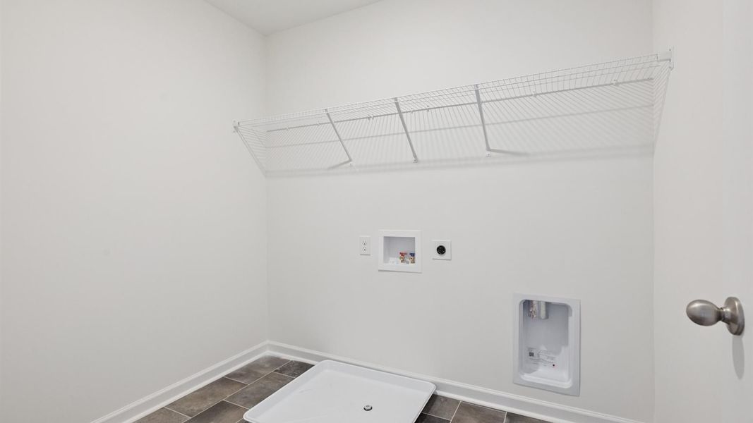 Spacious, unfurnished interior of a new home in Whispering Springs, Maryville (Image 27).