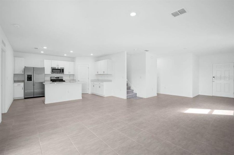 Spacious, unfurnished interior of a new home in Cove at Coasterra, Palmetto (Image 40).