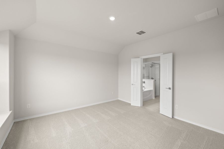 Spacious, unfurnished interior of a new home in Meadow Park at The Meadows, Ponder (Image 22).