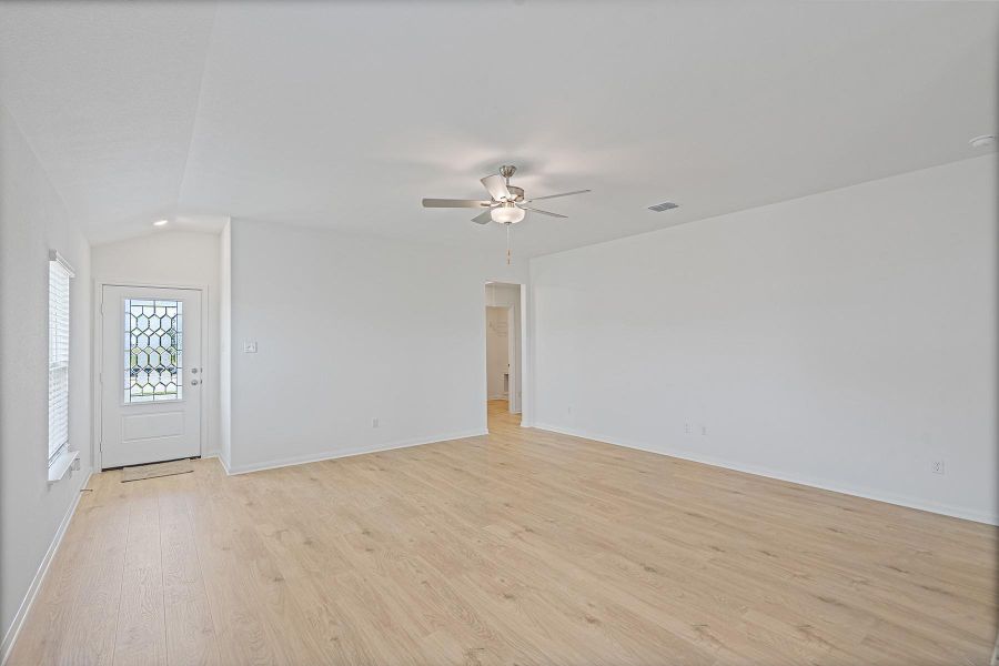 Spacious, unfurnished interior of a new home in , Elgin (Image 3).