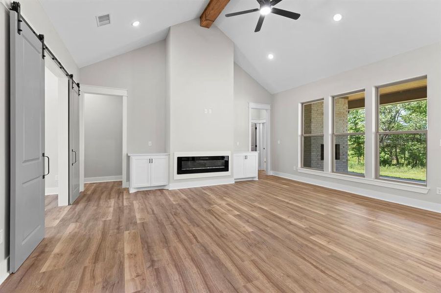 Spacious, unfurnished interior of a new home in , Tyler (Image 26).