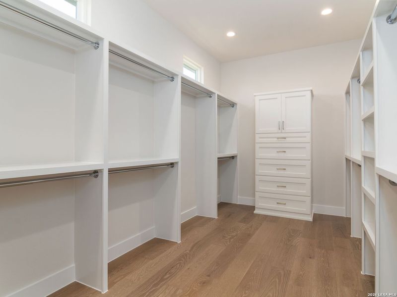 Spacious, unfurnished interior of a new home in , San Antonio (Image 33).