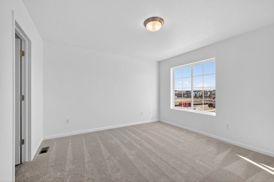 Spacious, unfurnished interior of a new home in Parterre, Thornton (Image 12).