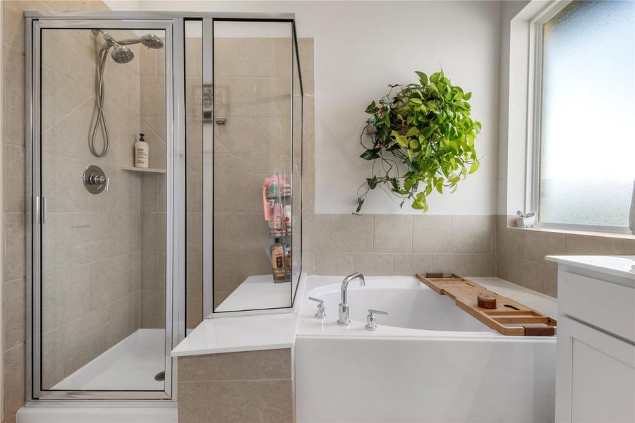 Close-up of interior finishes inside a home in , Mont Belvieu (Image 20). Close-up of interior finishes inside a home in , Mont Belvieu (Image 20).