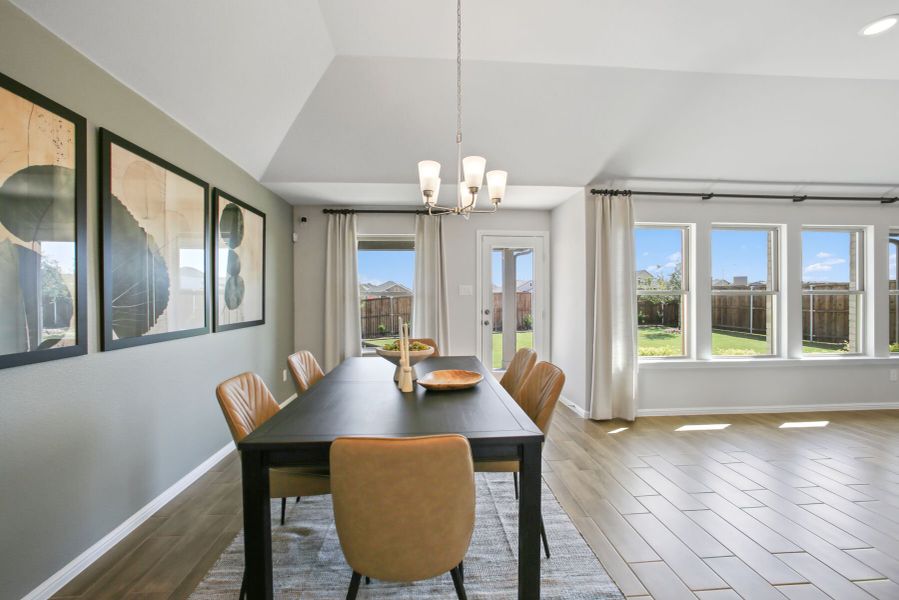 Dining Area Dining Area