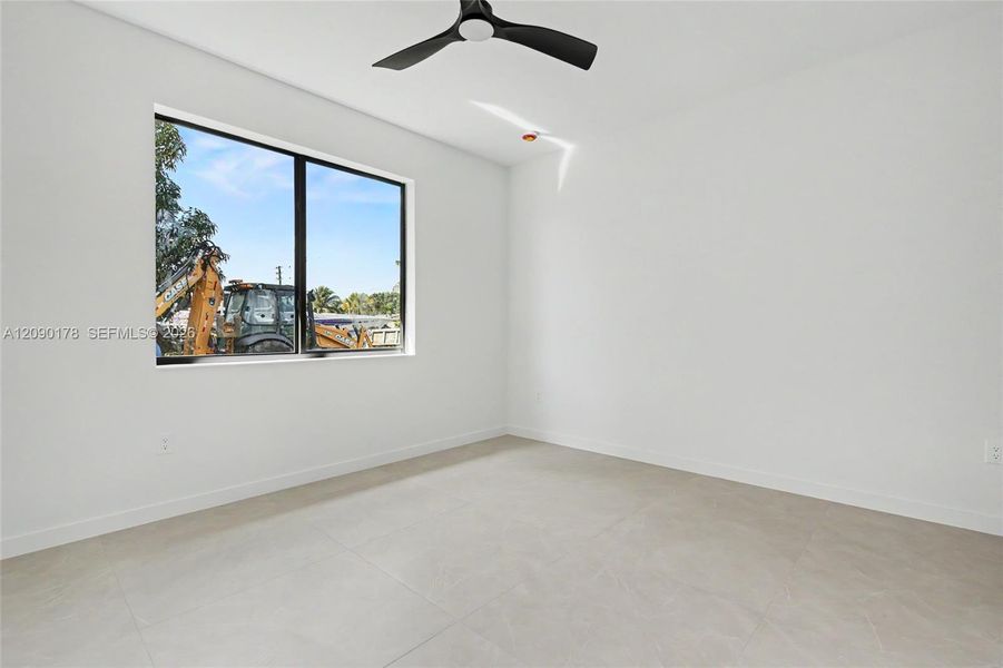 Spacious, unfurnished interior of a new home in , Oakland Park (Image 18).