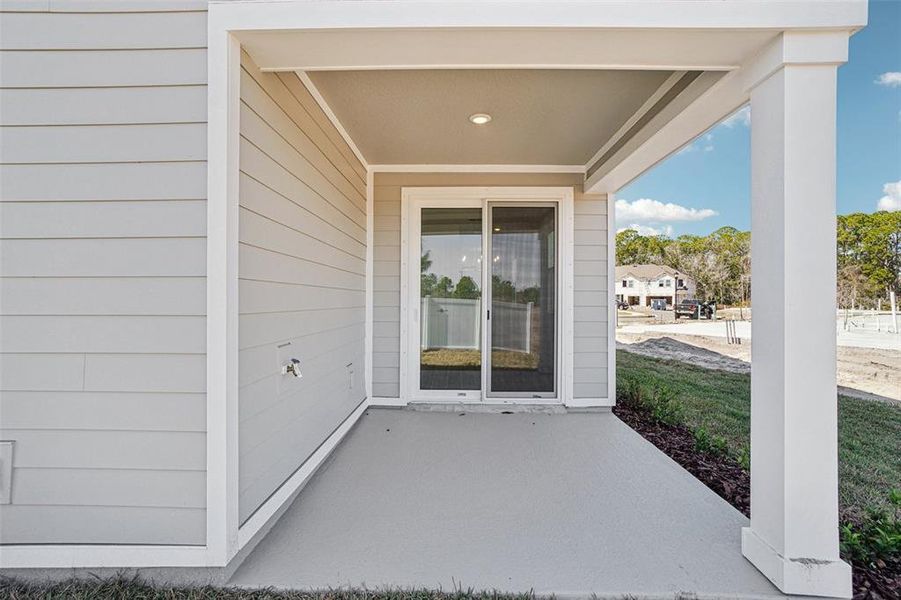 Exterior details and patio area of a home in Montague Chase, Tampa (Image 4).
