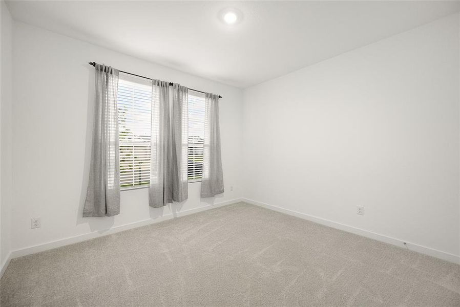 Spacious, unfurnished interior of a new home in Mobberly Farms, Pilot Point (Image 20).