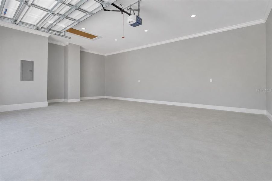 Spacious, unfurnished interior of a new home in , Leesburg (Image 36).