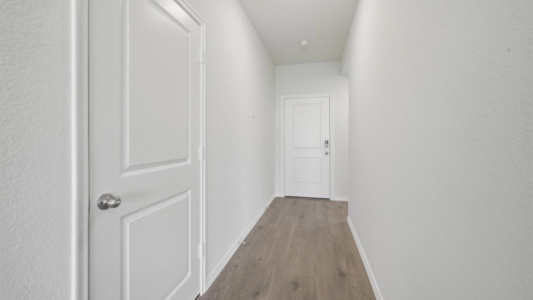 Spacious, unfurnished interior of a new home in Wildwood, Royse City (Image 8).