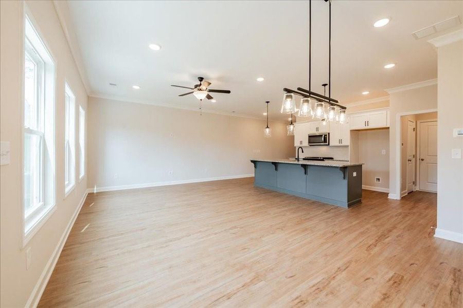 Spacious, unfurnished interior of a new home in Cherokee Township, Acworth (Image 26).