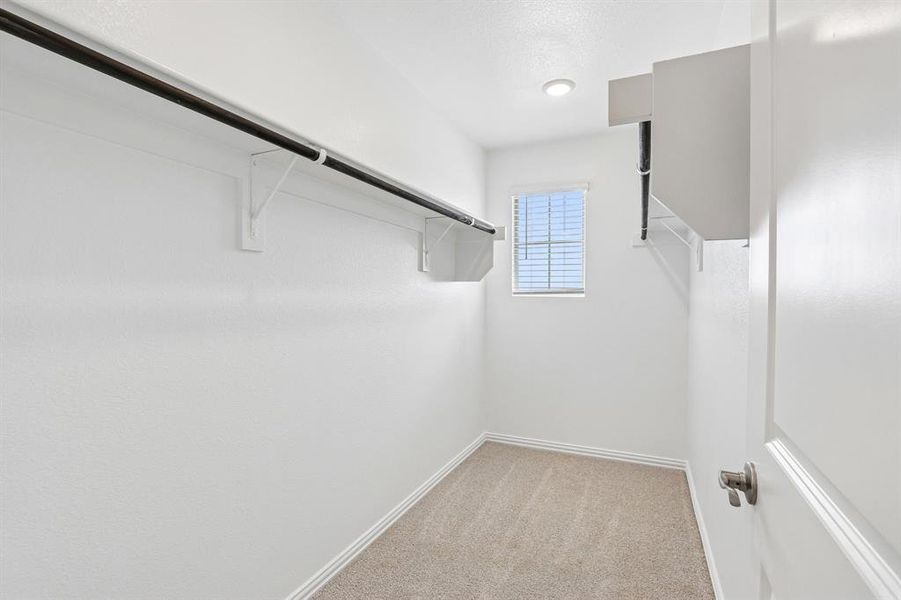 Spacious, unfurnished interior of a new home in Oak Ridge Park, Corinth (Image 30).